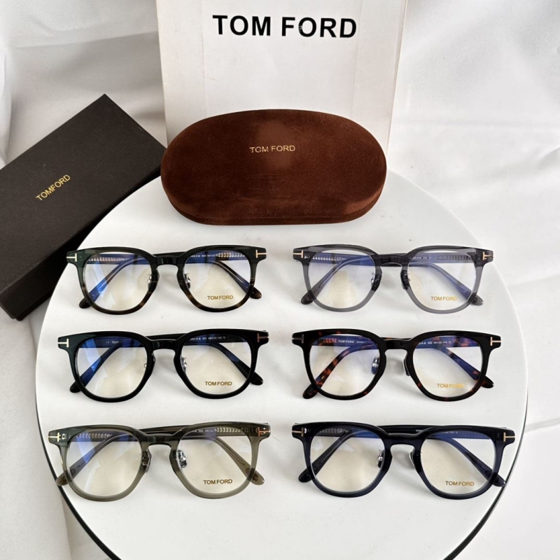 TOM FORD